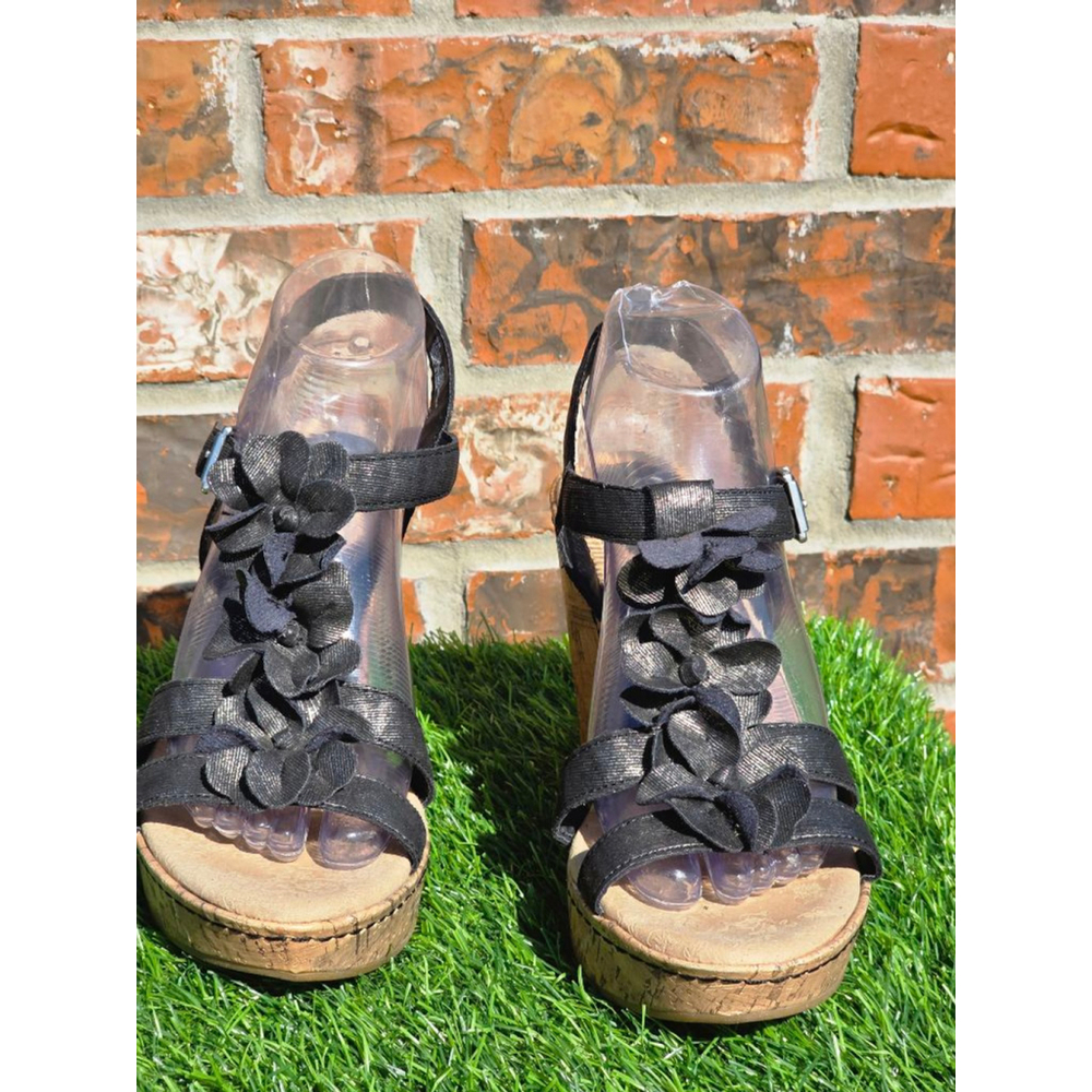B.O.C Charcoal Grey Metallic Floral Open-Toe Wedge Sandals – Women’s 9M